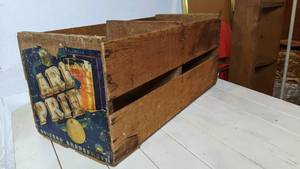 lot 59 image: Vintage Arizona Pride Grapefruit Wooden Crate-Great for Flower Box, Home Project