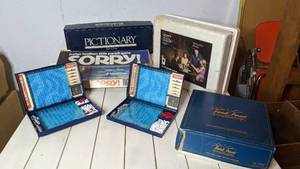 lot 60 image: Vintage 1970s & 80s Game Collection ($150 Value)