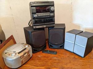 lot 83 image: Speakers and Stereos-Aiwa and Phillips CasetteCD Players, Aiwa and Panasonic Shelf Speakers