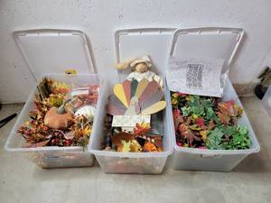 lot 85 image: Big Collection of Gorgeous Thanksgiving Decor and The Bunny