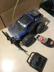 Remote controller car New Bright with charger and battery