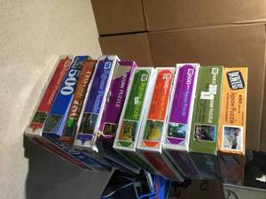 Lot of 10 puzzles various sizes and brands.