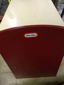 Little tikes book shelf