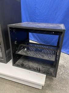 lot 130 image: Small Middle Atlantic Pro Audio Video Equipment Rack & Shelves