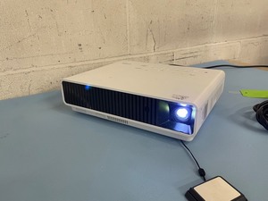 lot 94 image: Casio XJ-M140 Laser Light Source LED 2500 Lumen Portable DLP 3D Ready HD Projector with 20,000 Lamp Life