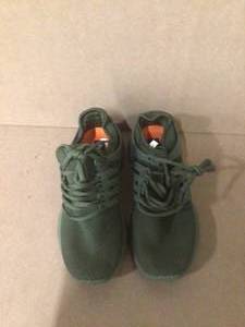 Troadlop Womens walking shoes non slip Athletic running slip on sneakers size 6.5