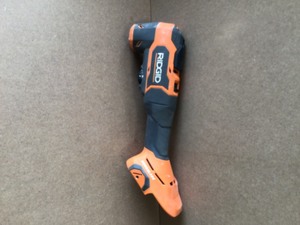 lot 8 image: RIDGID 18V Brushless Cordless Oscillating Multi-Tool (Tool Only)