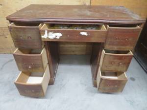SOLID WOOD DESK W ROUNDED DRAWERS