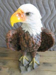 LARGE BALD EAGLE STATUE