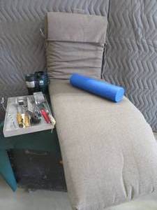 NEW OUTDOOR LOUNGE CUSHION  GRILLING UTINSILS