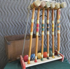 VINTAGE CROQUET SET  WOODEN BOX