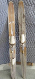VINTAGE PAIR OF WATER SKIS  JET SKIS