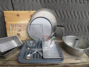 KITCHEN BAKING LOT