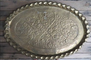 VINTAGE HAMMERED BRASS OVAL TRAY (HUGE)