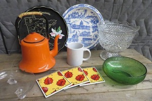 VINTAGE KITCHEN ITEMS