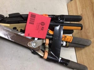 lot 38 image: Mix Lot of Outdoor Tools - Customer Returns - Review all pictures