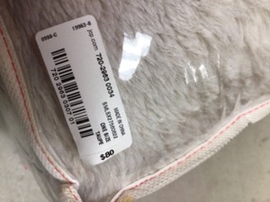 lot 73 image: North Pole Soft and Fuzzy Blacket - Review all pictures