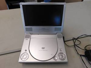 Audiovox 7 LCD Portable DVD Player