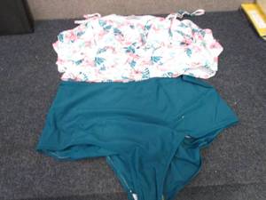 XXL Ladies 2pc Swimsuit...