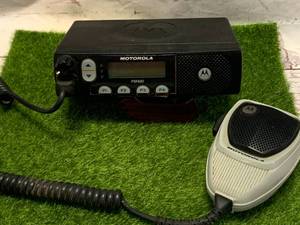 MOTOROLA PM400 VHF MOBILE RADIO