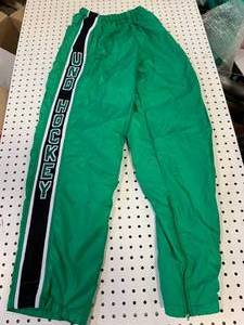 VINTAGE UND HOCKEY PANTS SIZE 32 INSEAM