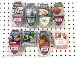 LOT OF EIGHT CANDLE WAX MELTS