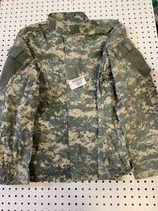 MILITARY DIGITAL CAMEL JACKET SIZE MEDIUM