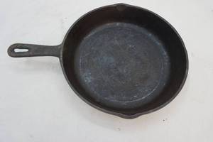 cast iron fry pan