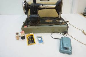 vintage singer sewing machine