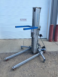 lot 4 image: Genie SLA-24 Material Hoist