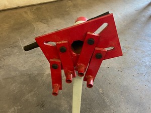 lot 12 image: Larin 1,000# Engine Stand
