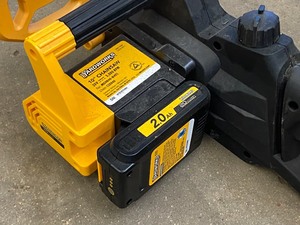 lot 17 image: Yardworks 10 Cordless Chainsaw
