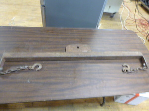 lot 15 image: Split Bar Engine Hoist with Hooks