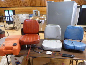 lot 19 image: Boat Items