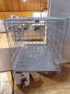 lot 24 image: Dog Kennel