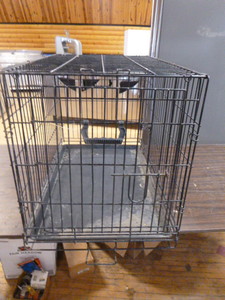 lot 25 image: Dog Kennel