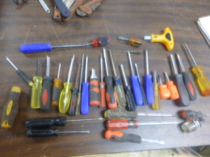 lot 64 image: Screwdrivers