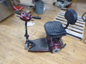 lot 89 image: Zoom 220 Electric Scooter