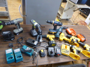 lot 93 image: Lot of Cordless Drills