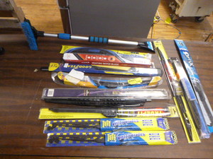 lot 98 image: Windshield Wipers