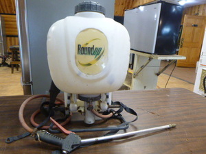 lot 105 image: Round Up Sprayer