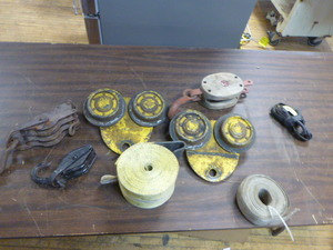 lot 133 image: Pulleys and Straps
