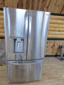 lot 4 image: LG French Door RefrigeratorFreezer