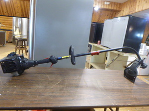 lot 139 image: Craftsman Gas Trimmer