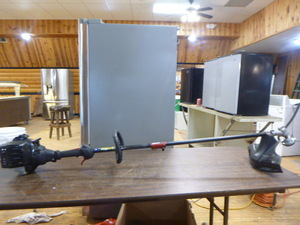 lot 140 image: Craftsman Gas Trimmer