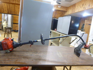 lot 142 image: Craftsman Gas Trimmer