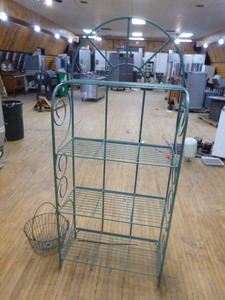 lot 153 image: Metal Bakers Rack