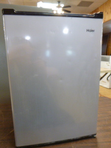lot 169 image: Haier Mini Refrigerator