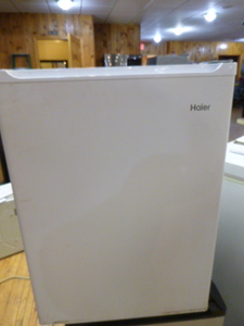 lot 172 image: Haier Mini Refrigerator