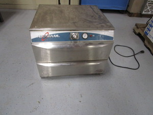 lot 9 image: Alto-Shaam Warming Drawers 24x24x19